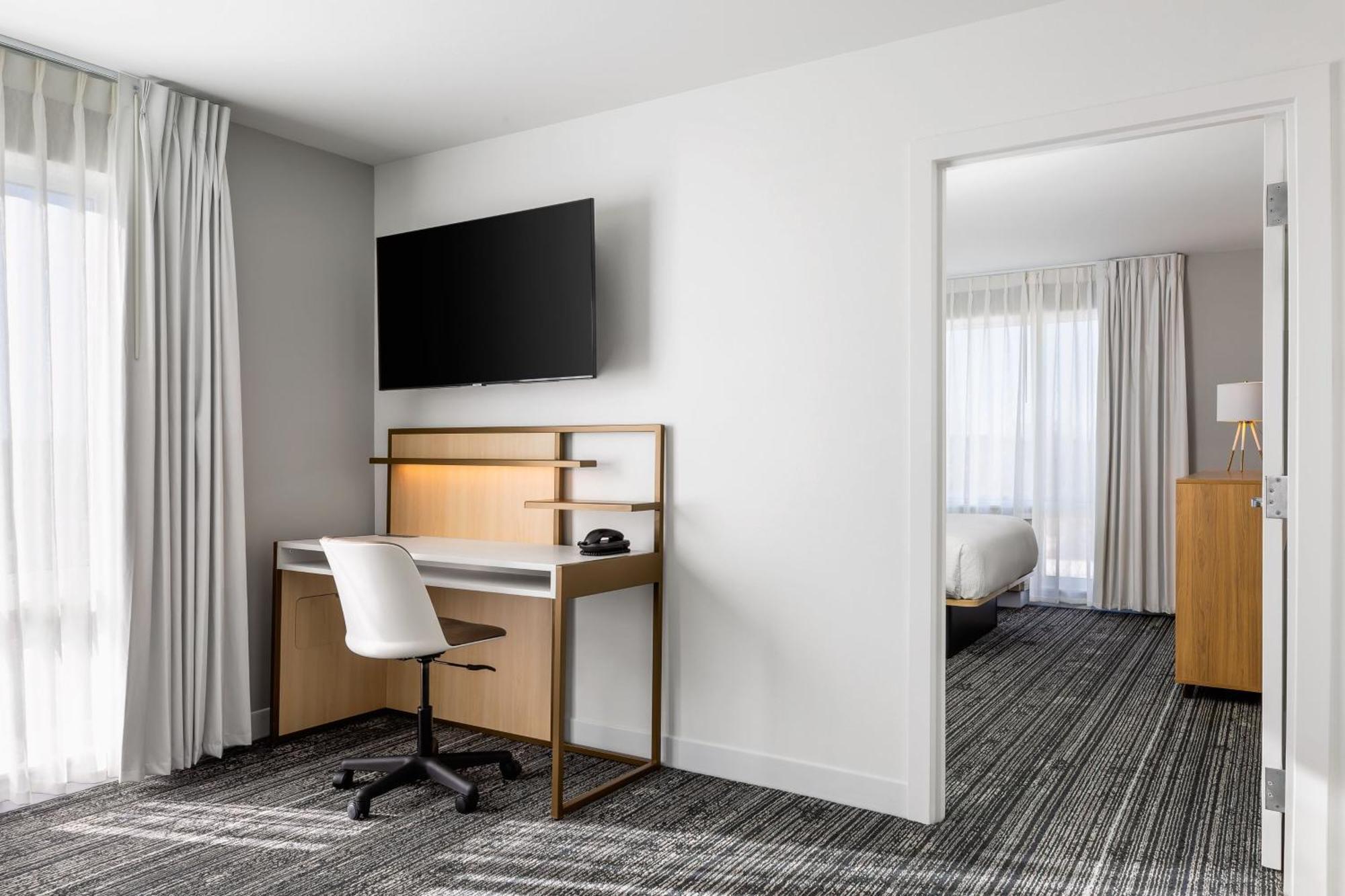 Towneplace Suites By Marriott Iron Mountain Exterior photo